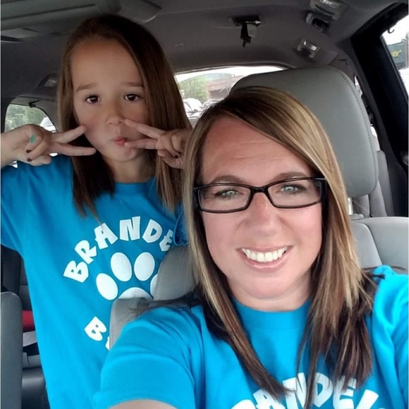 Meet your Posher, Melissa - Picture 3 of 3